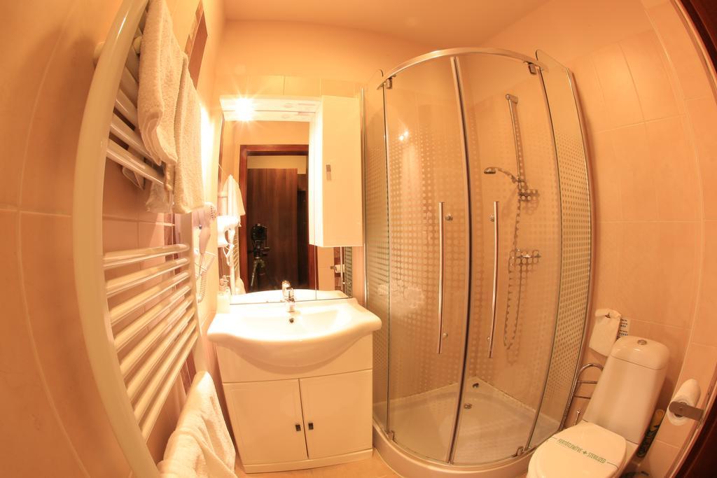 Napraforgo Wellness Haz Es Panzio Bed & Breakfast Pecs Exterior photo