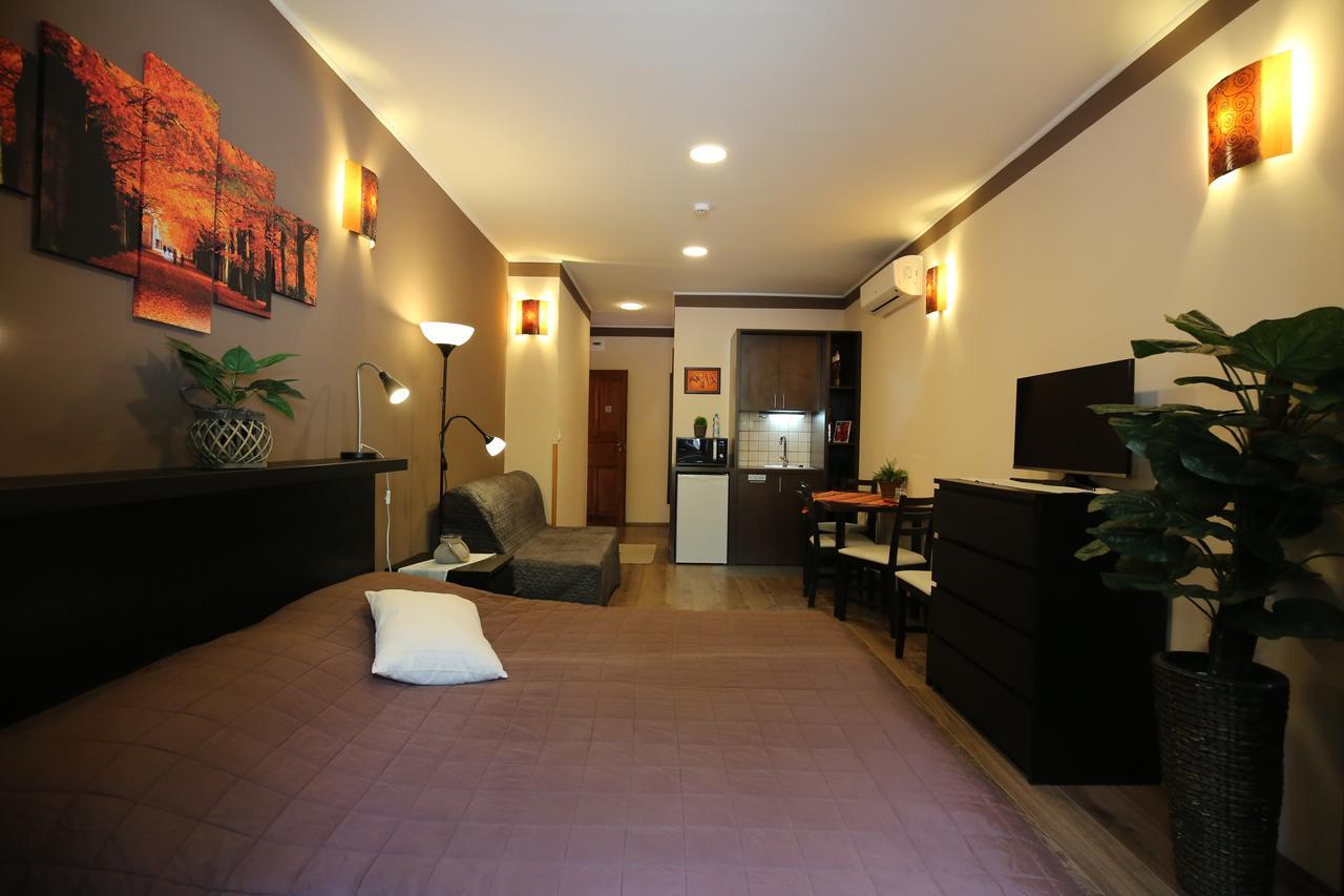 Napraforgo Wellness Haz Es Panzio Bed & Breakfast Pecs Exterior photo